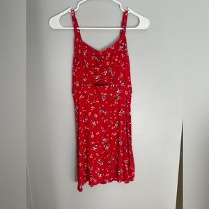 Short dress small cut out, with adjustable straps